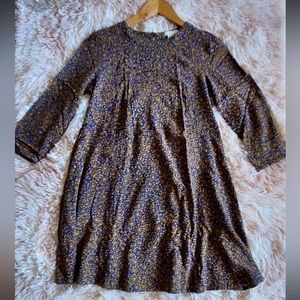 H&M 3/4 sleeve dress. Sunshine floral pattern. Cute and breathable. Short modest